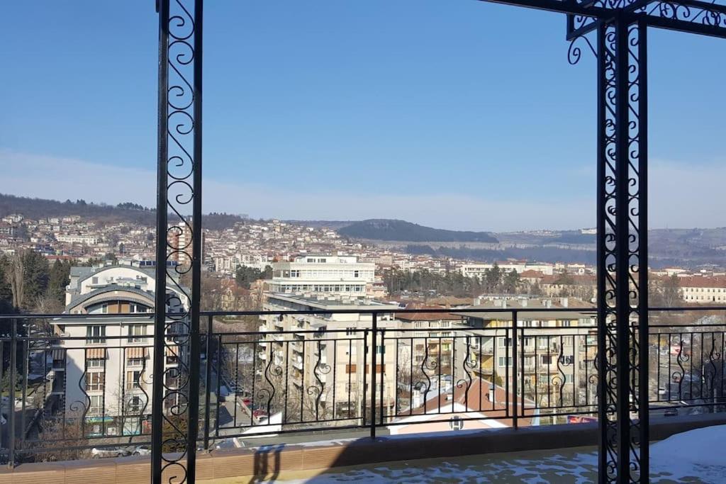 Unique Studio- Great Balcony And View! Parking Possibility! Βελίκο Τίρνοβο Εξωτερικό φωτογραφία