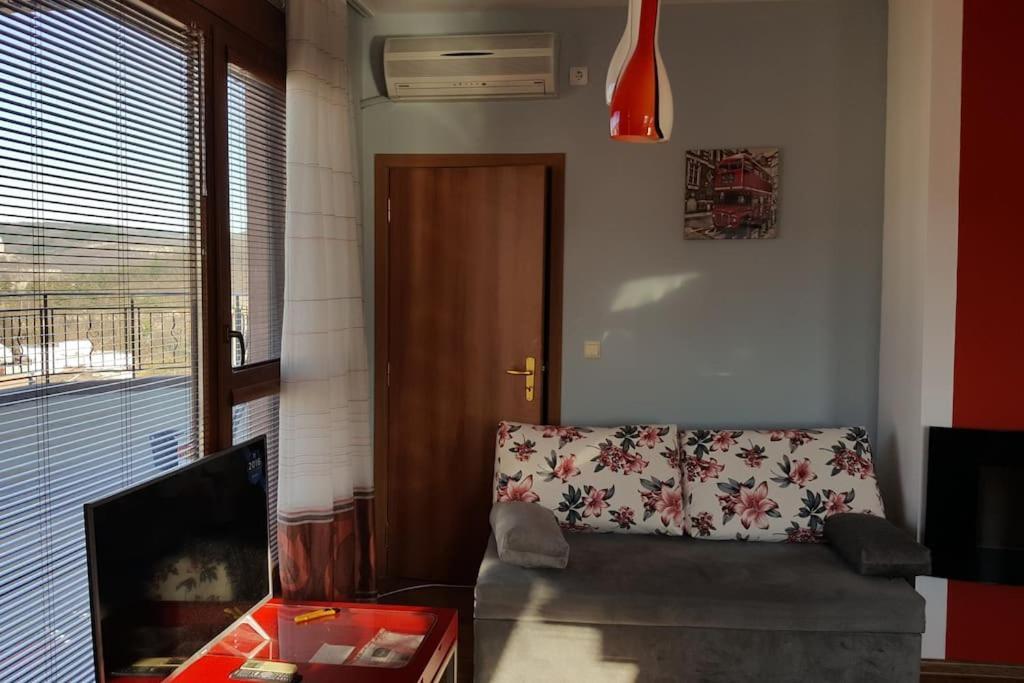 Unique Studio- Great Balcony And View! Parking Possibility! Βελίκο Τίρνοβο Εξωτερικό φωτογραφία